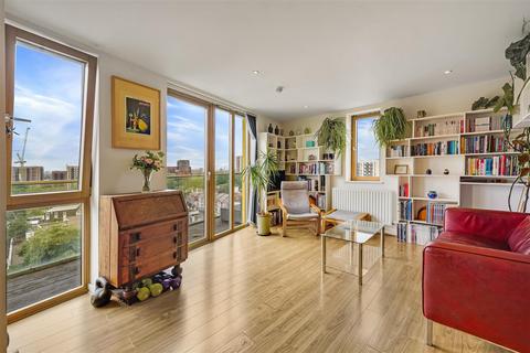 2 bedroom flat to rent, Bath House, Barking, IG11