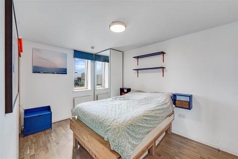 2 bedroom flat to rent, Bath House, Barking, IG11