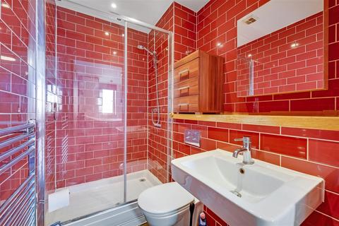 2 bedroom flat to rent, Bath House, Barking, IG11