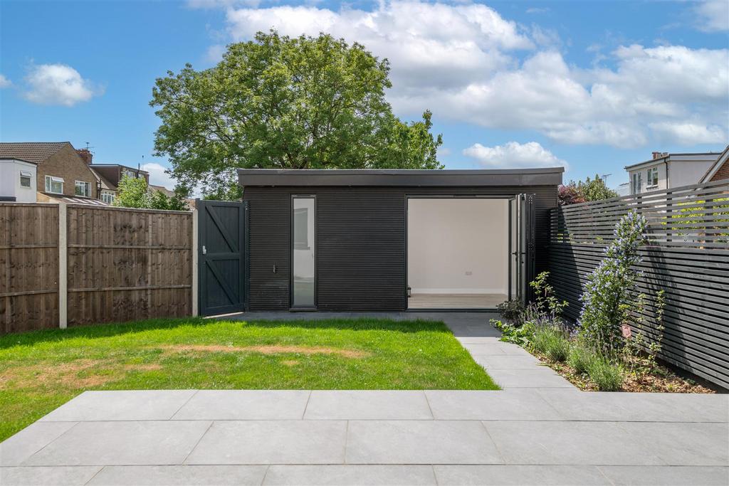40 Burgh Heath externals-13.jpg