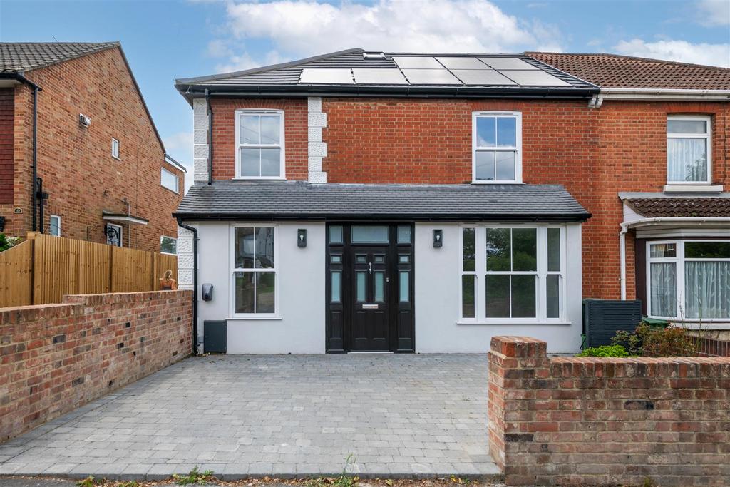 40 Burgh Heath externals-4 sky.jpg