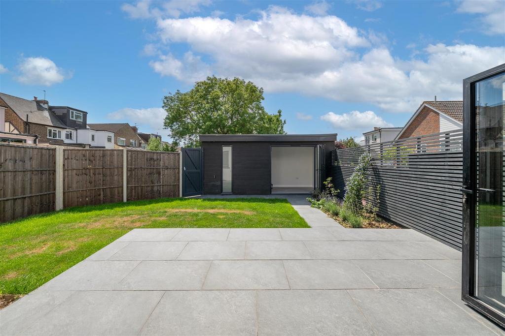 40 Burgh Heath externals-11.jpg
