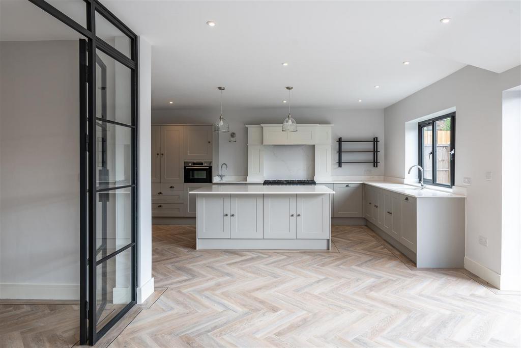 40 Burgh Heath internals more-10.jpg