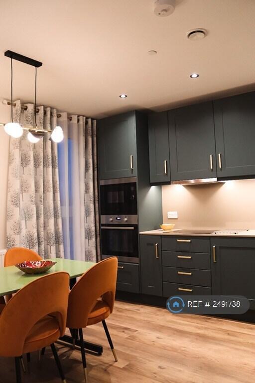 Kitchen 2.jpeg