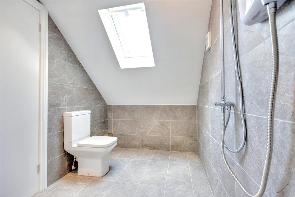 En Suite Shower Room 1.jpeg