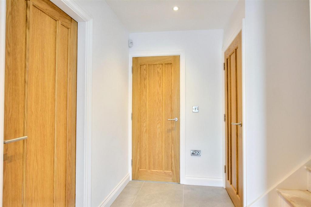 Entrance Hall 2.jpeg