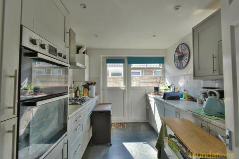 2 bedroom semi-detached bungalow for sale, Links Drive, Bexhill-on-Sea, TN40