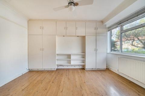 1 bedroom flat for sale, Connell Crescent, near Park Royal station, Ealing, W5