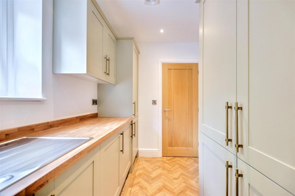 Utility Room 2.jpeg