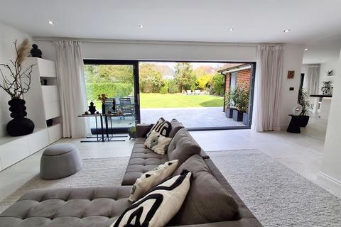 3 bedroom flat for sale, Bournemouth
