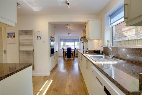 37 Silverthorne Drive, Caversham, Reading, RG4 7NR
