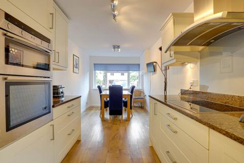 37 Silverthorne Drive, Caversham, Reading, RG4 7NR
