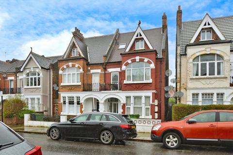 2 bedroom flat for sale, Stanthorpe Road, London SW16