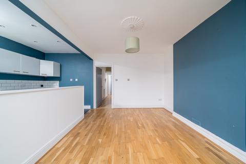 2 bedroom flat for sale, Stanthorpe Road, London SW16