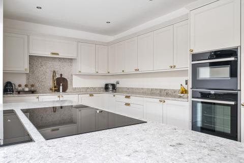 3 bedroom semi-detached house for sale, Periton Road, London