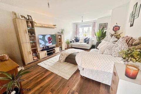 3 bedroom semi-detached house for sale, Haywood Road, Wakefield WF1