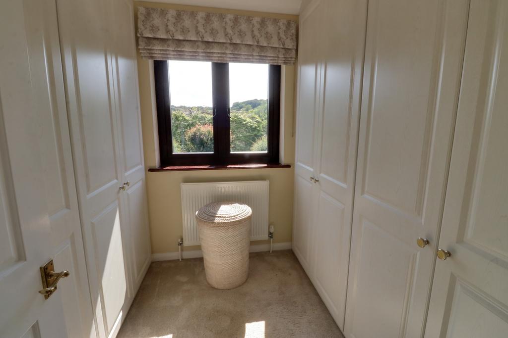 Bedroom/dressing room
