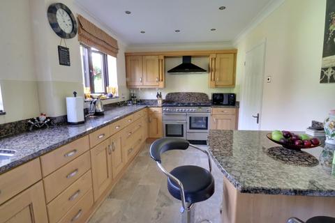 5 bedroom detached house for sale, WOODLAND VIEW, LOVEDEAN