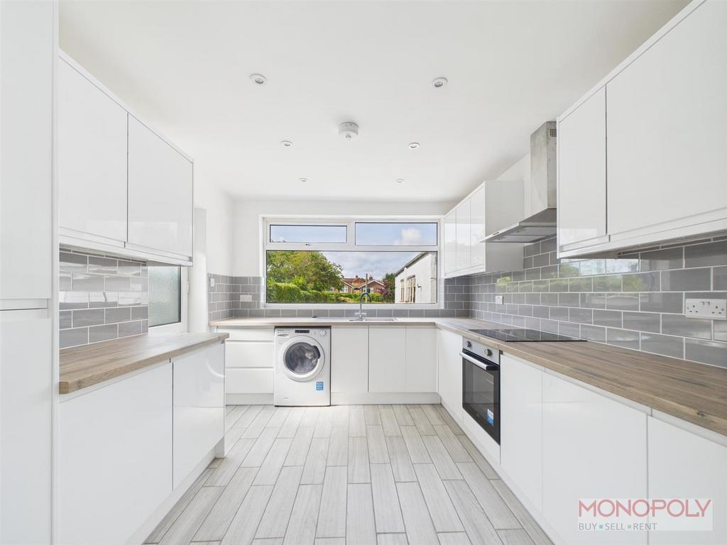Kitchen/ dining room