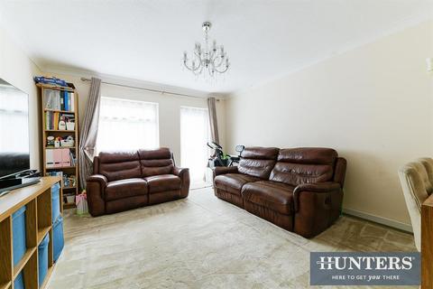 10 Edwards Close, Worcester Park, KT4 8PE