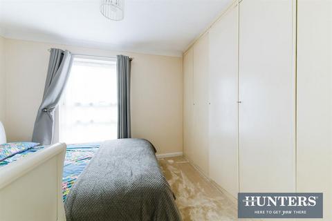 10 Edwards Close, Worcester Park, KT4 8PE