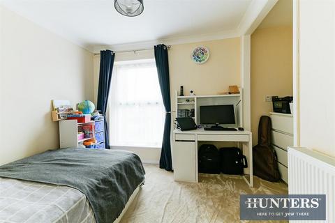 10 Edwards Close, Worcester Park, KT4 8PE