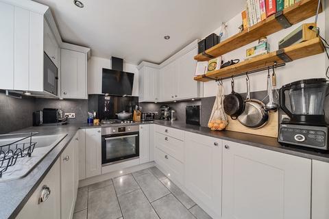 24 Ingledew Road, London, SE18 1AW