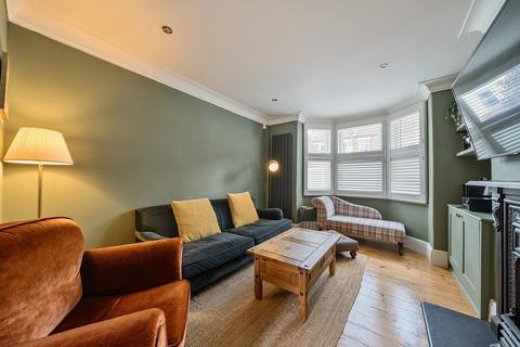 24 Ingledew Road, London, SE18 1AW