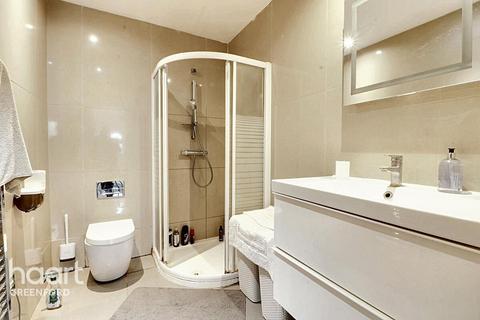 undefined, Barmouth Avenue, Greenford