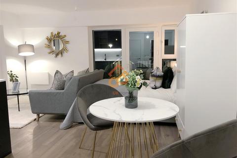 Studio to rent, Fairbank House, 13 Beaufort Square, London NW9