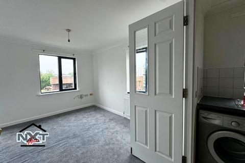 93 Monteagle Way, London, E5 8JF