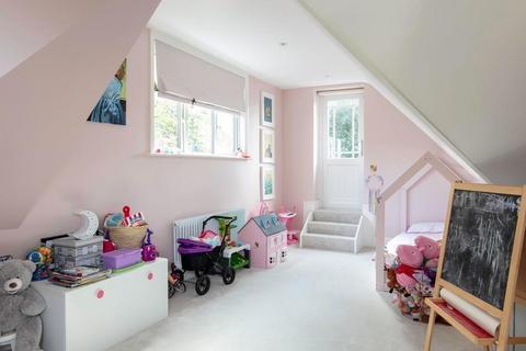 Oakdene Woodside Grange Road, London, N12 8SP