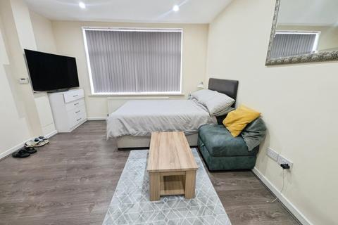 Studio to rent, Etwall Road, Hall Green, Birmingham B28 0LF