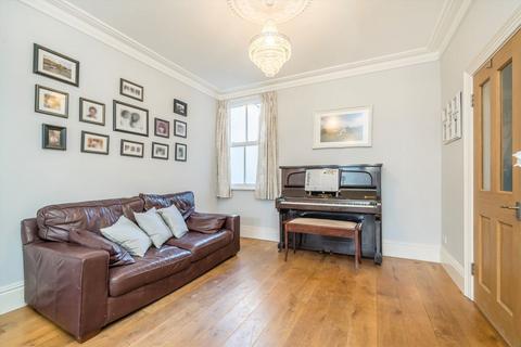 19 Witham Road, Isleworth, TW7 4AJ