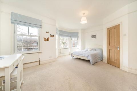 19 Witham Road, Isleworth, TW7 4AJ