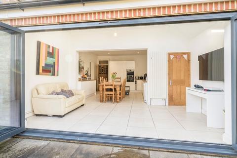 19 Witham Road, Isleworth, TW7 4AJ