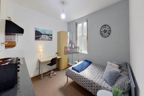 Studio to rent, Barrfield Road, Salford,