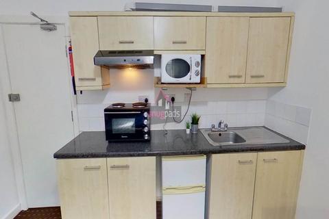 Studio to rent, Barrfield Road, Salford,