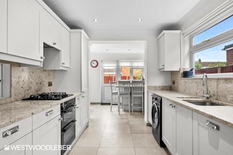 18 Marshcroft Drive, Cheshunt, Waltham Cross, EN8 8XA