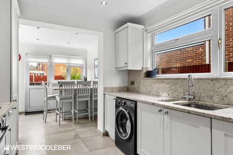 18 Marshcroft Drive, Cheshunt, Waltham Cross, EN8 8XA