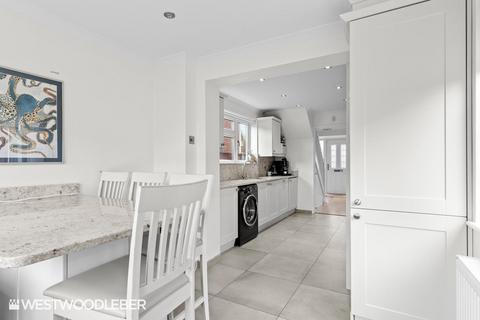 18 Marshcroft Drive, Cheshunt, Waltham Cross, EN8 8XA