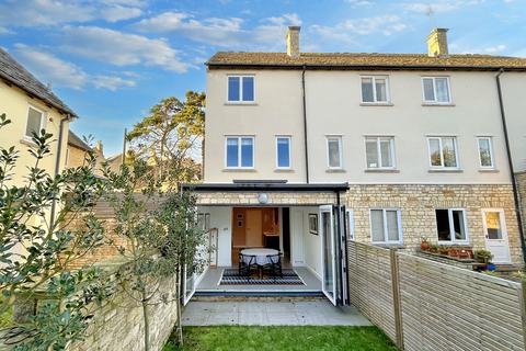 3 bedroom townhouse for sale - Warrenne Keep, Stamford