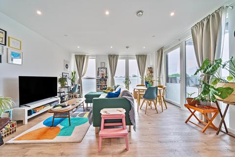 2 bedroom apartment for sale, Timberyard Street, London, SE8