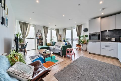 2 bedroom apartment for sale, Timberyard Street, London, SE8