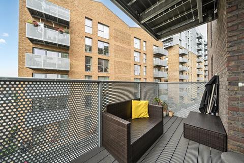 2 bedroom apartment for sale, Timberyard Street, London, SE8