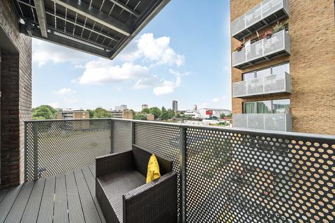 2 bedroom apartment for sale, Timberyard Street, London, SE8