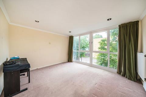 undefined, Fairlawns, East Twickenham TW1