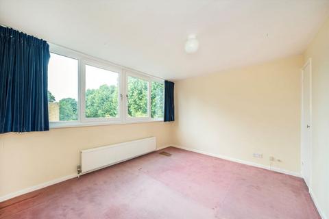 undefined, Fairlawns, East Twickenham TW1