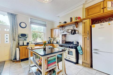 4 bedroom semi-detached house for sale, High Street, Brighouse