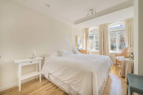 2 bedroom flat for sale, Grosvenor Road, Richmond TW10